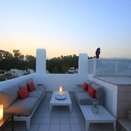 Beachside With Jacuzzi & Pool شقة ماربيا