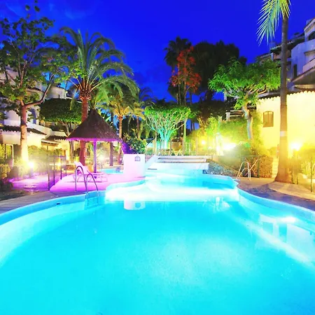 شقة Beachside With Jacuzzi & Pool ماربيا