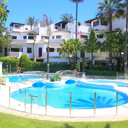 شقة Beachside With Jacuzzi & Pool ماربيا